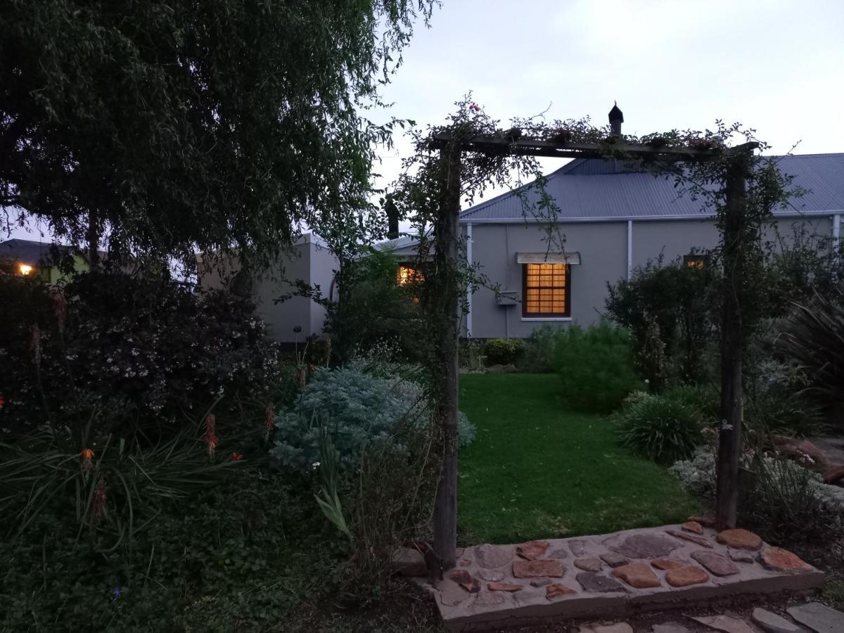 Dekotzenhof Hotel Wakkerstroom Buitenkant foto